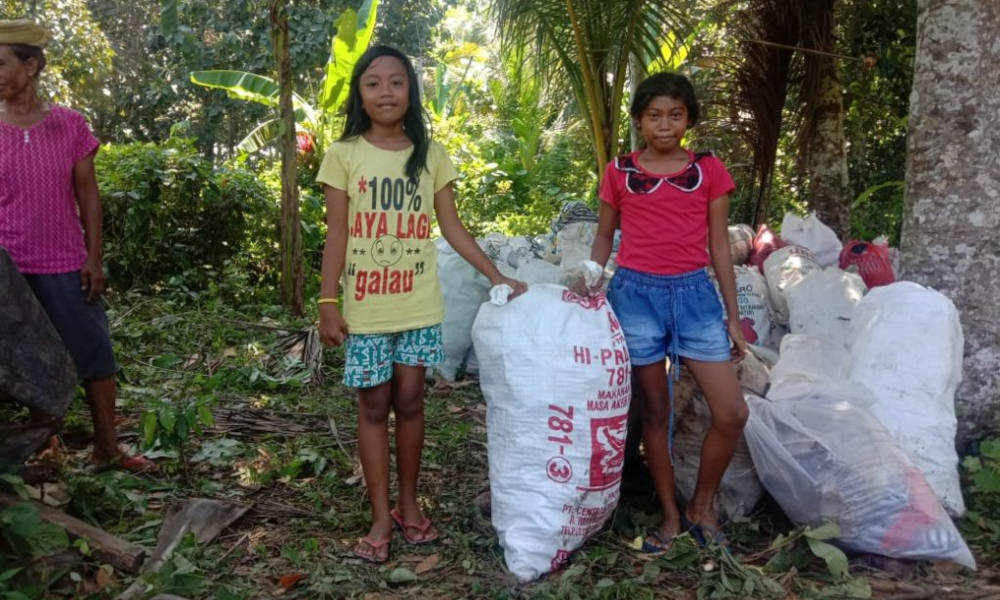 giving-free-food-to-anyone-in-bali-who-brings-plastic-recycling-500-tons-in-first-year-1-swallow-lastavica.jpg