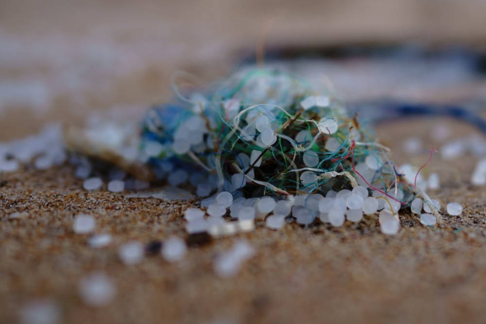 New Solution to Ridding Oceans of Microplastics Uses Acoustic Waves